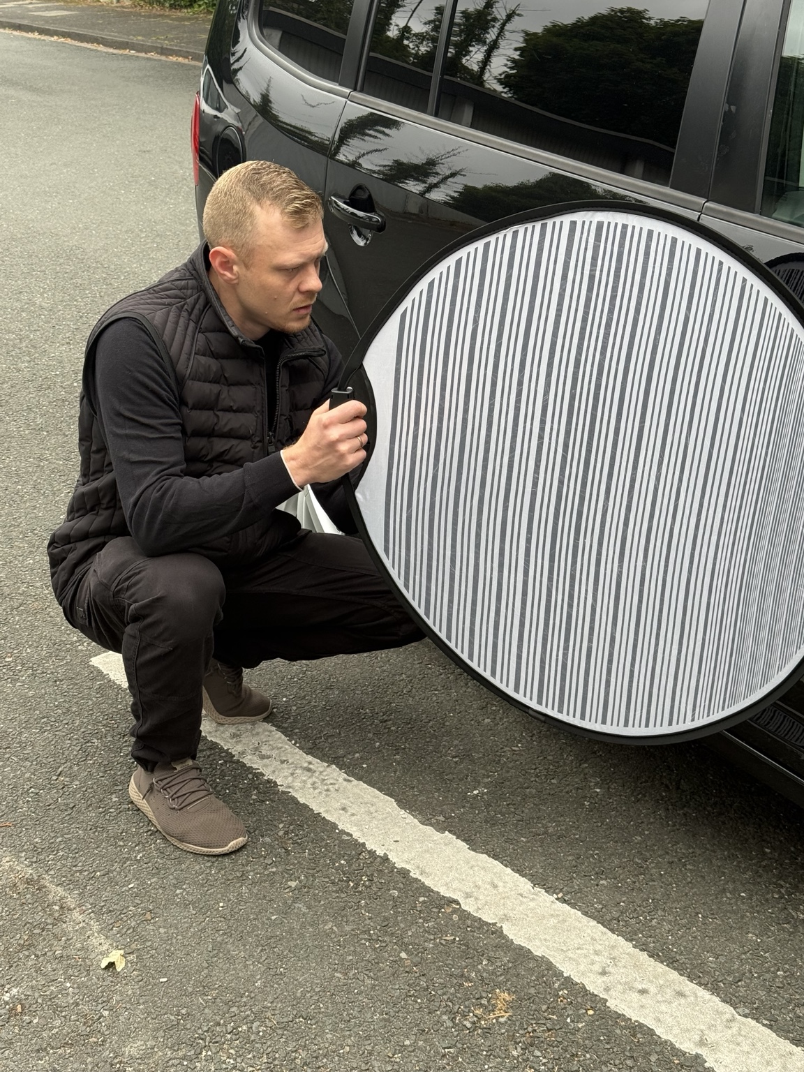 Fahrzeugprüfung mit Reflektor